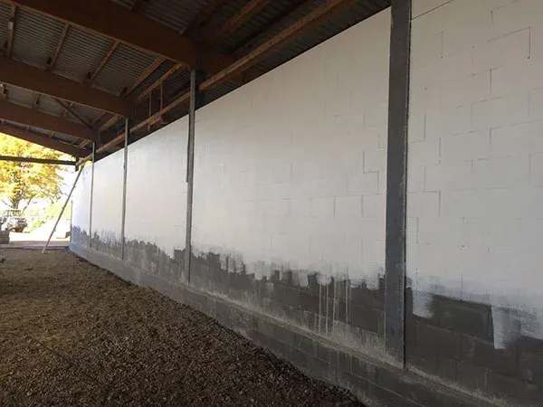 Ausmauern einer offenen Reithalle – 360 m² – Foto 2